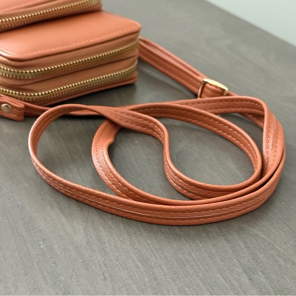 Malibu Skye Brianna Triple Zipper Crossbody Handbag Brown - Picture 6 of 13